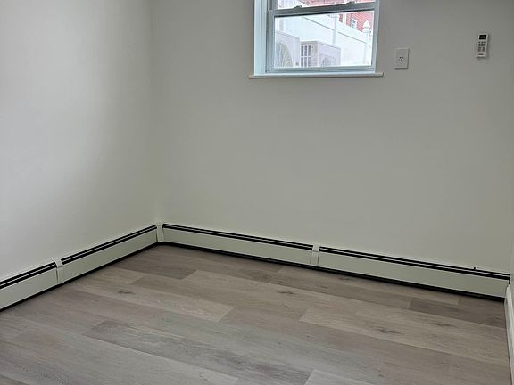 4th image of 25-61 Parsons Blvd #1