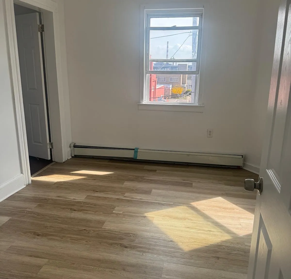 202 Noble Ave — Photo 4