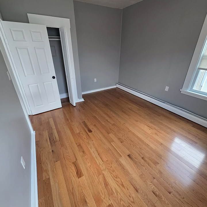 2nd image of 160 Ivy St #1