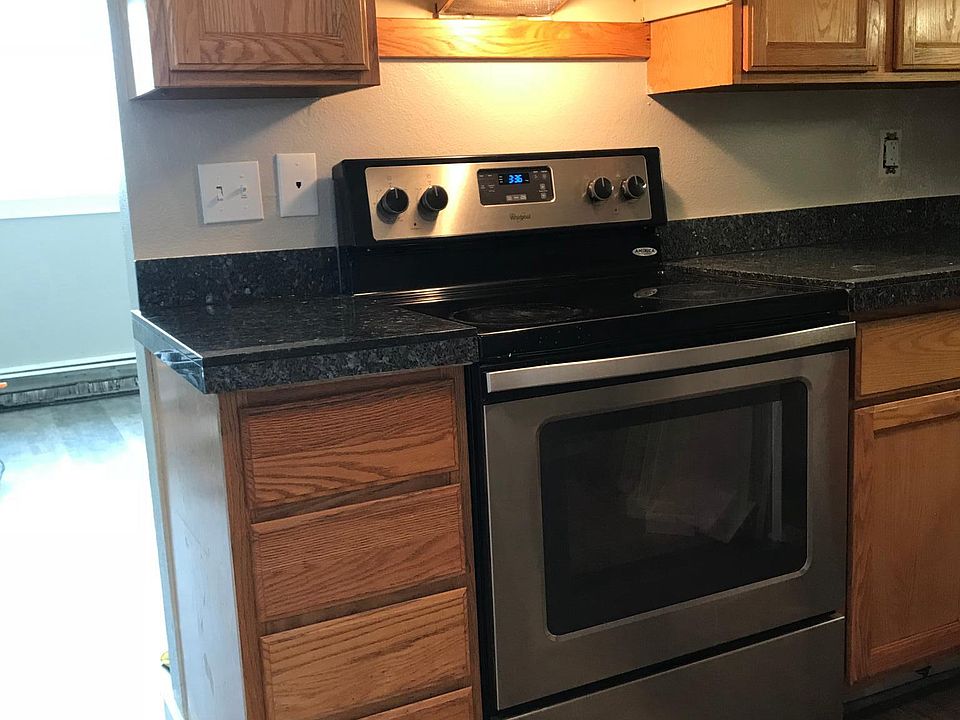 Kitchen - granite countertops