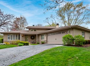 204 Robinson Ln, Westmont, IL