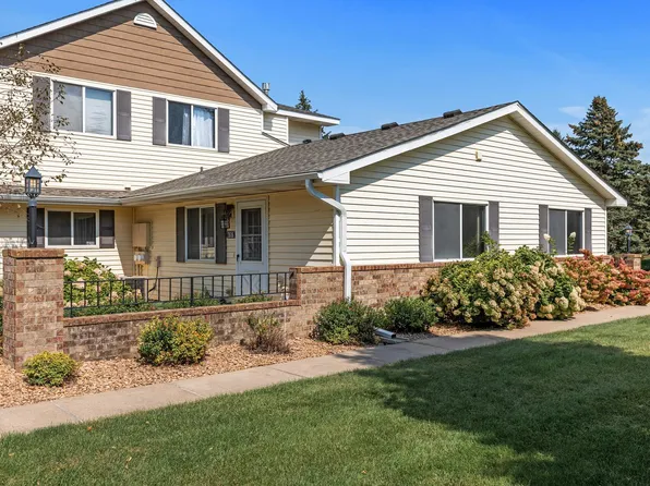 7616 13th St N, Oakdale, MN 55128