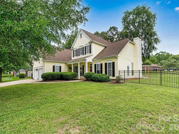 7001 Plough Dr, Mint Hill, NC 28227