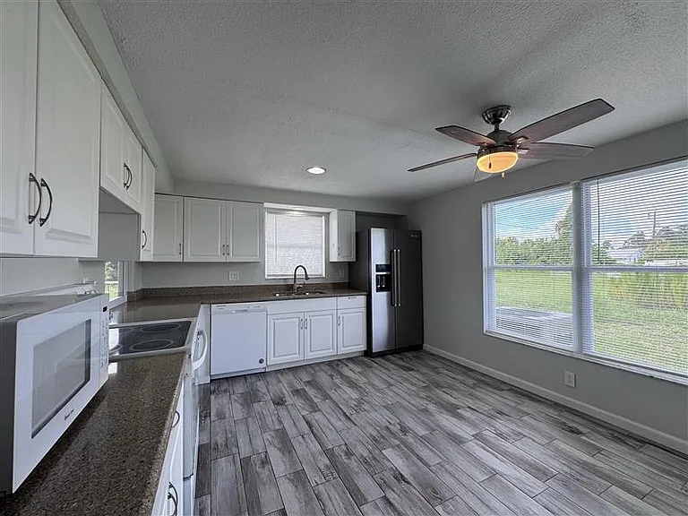 3445 Sarto Ln — Photo 9