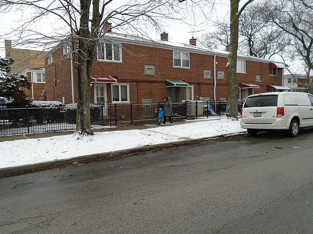 1st image of 5406 N Artesian Ave