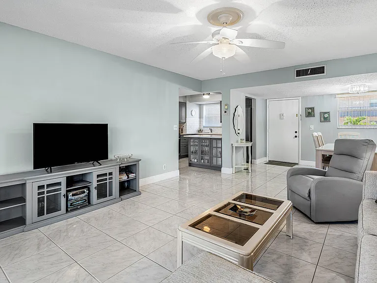 721 Lori Dr #208 — Photo 12