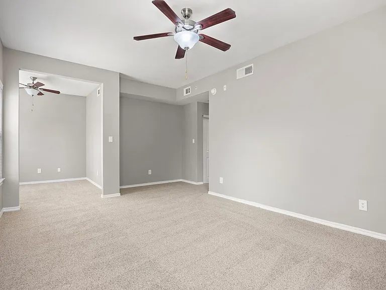 Waters Edge Apartments in Georgetown, TX