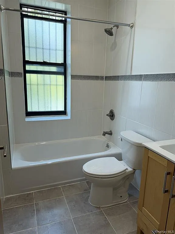 Gerard Ave — Photo 3