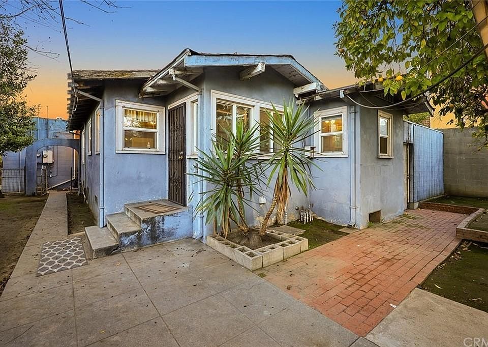 1st image of 667 W Holt Ave