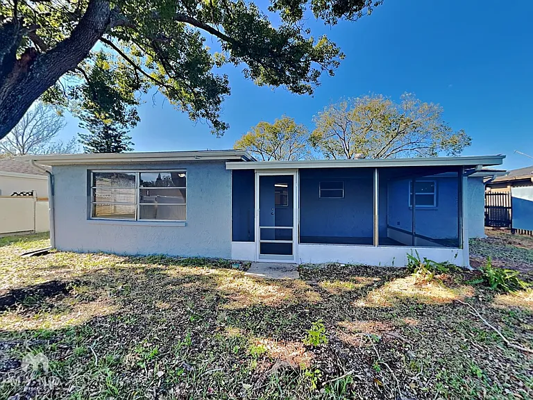 9136 Suffolk Ln — Photo 16
