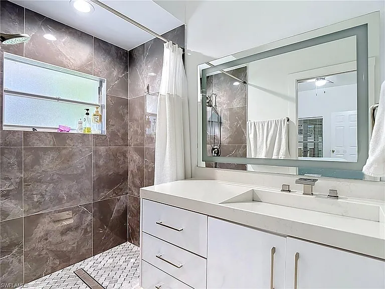 10735 San Tropez Cir — Photo 11