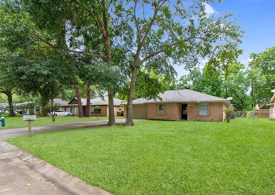 1st image of 7439 Oak Village Dr