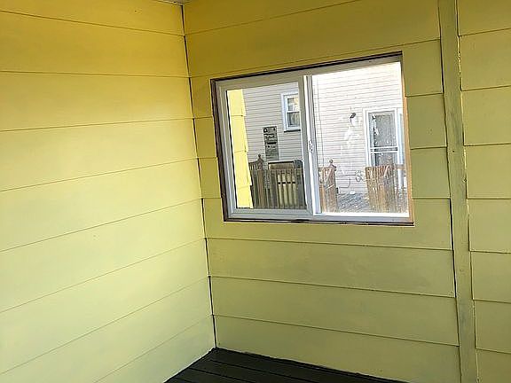 4th image of 817 Broad St