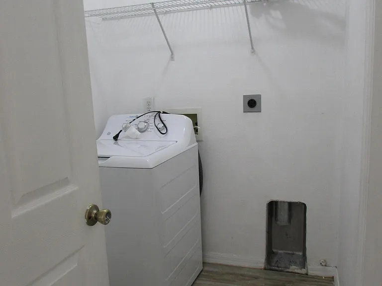 4192 Collinwood Dr — Photo 34