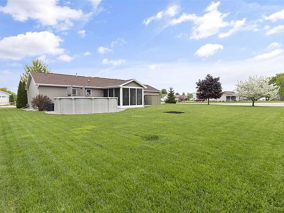 3 Seasons Room   Swimming Pool in Back