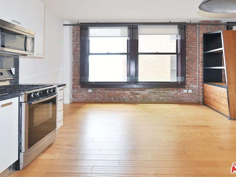 460 S Spring St #908 — Photo 8