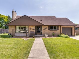 6911 Pershing Blvd, Kenosha, WI 53142