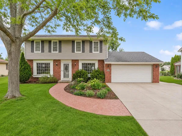 N78W15498 Old Gate ROAD, Menomonee Falls, WI 53051