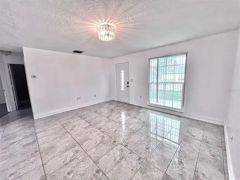 3409 Vorden St — Photo 10