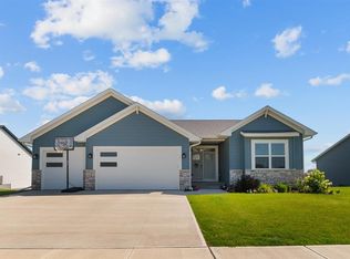 1108 High Ridge Trl, Solon, IA 52333