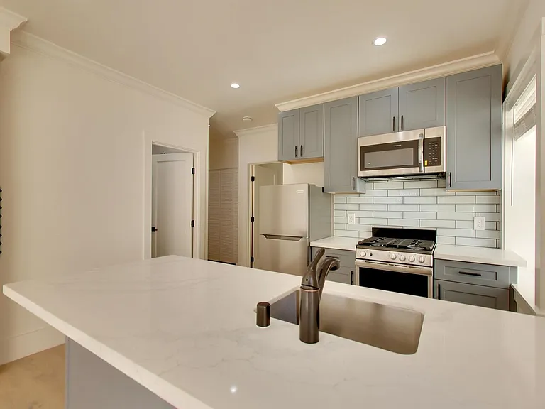 535 Taylor Street — Photo 3