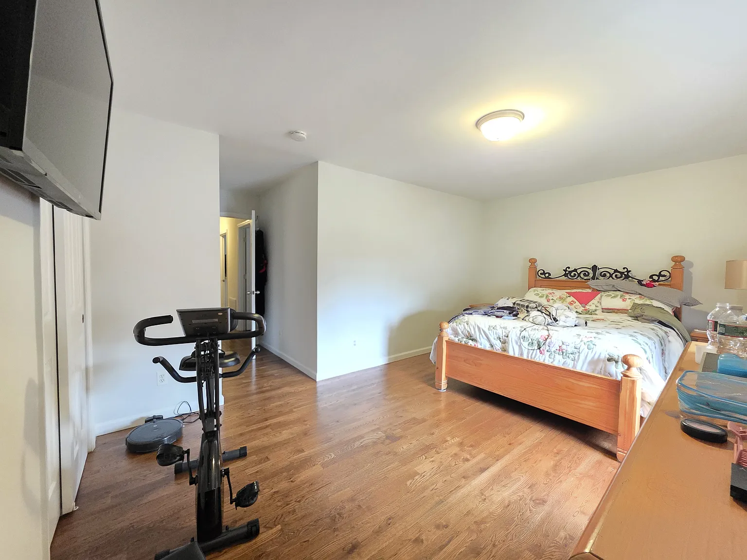 3 bed, $2,400 — Photo 4