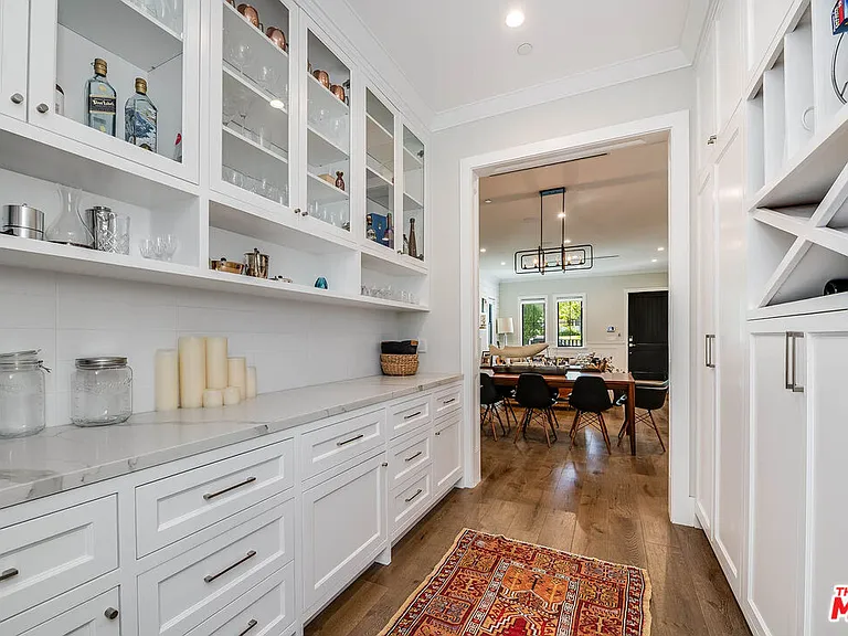 4268 Colbath Ave — Photo 7