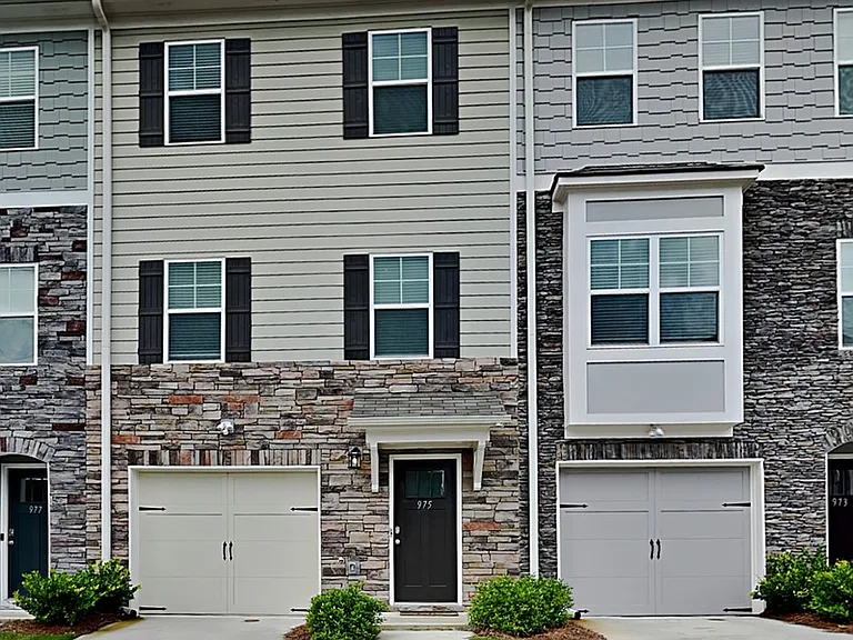 975 Society Cir SW — Photo 1
