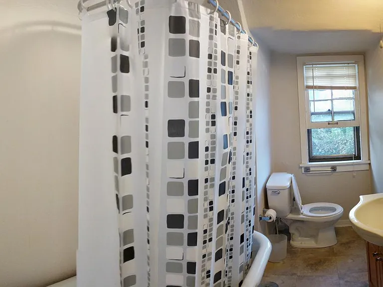Bathroom 2 on 3rd floor