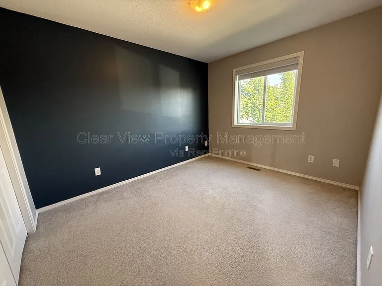 153 Silkstone Rd W #2 — Photo 12