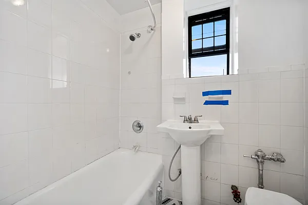 Rented by Bond New York | media 4