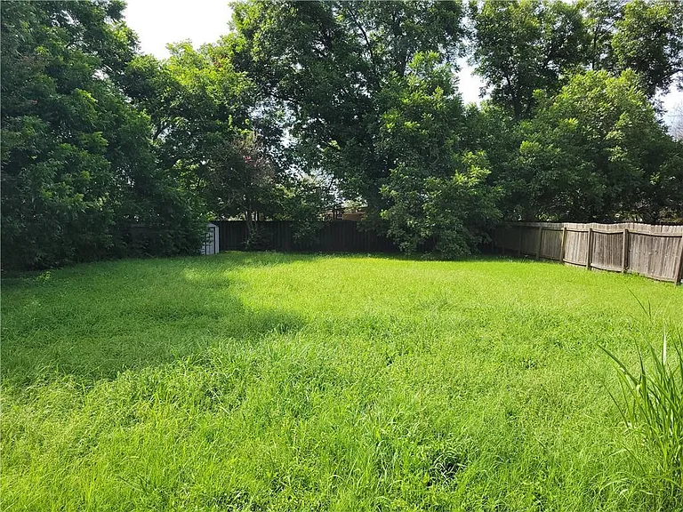 1501 Prather St — Photo 9