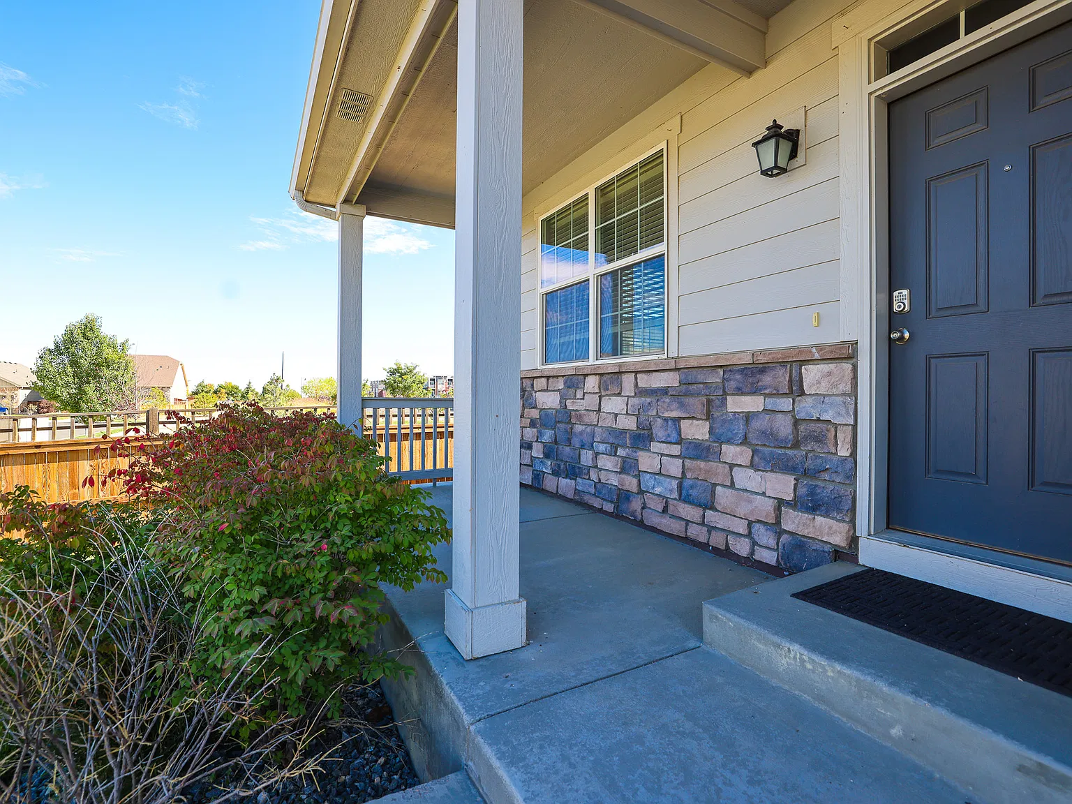4 bed, 2.5 bath, 2493 sqft, $3,495 — Photo 3