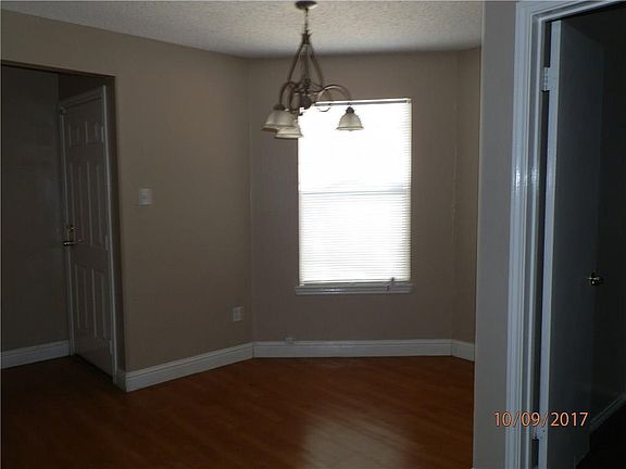 3rd image of 4401 River Valley Dr APT 401