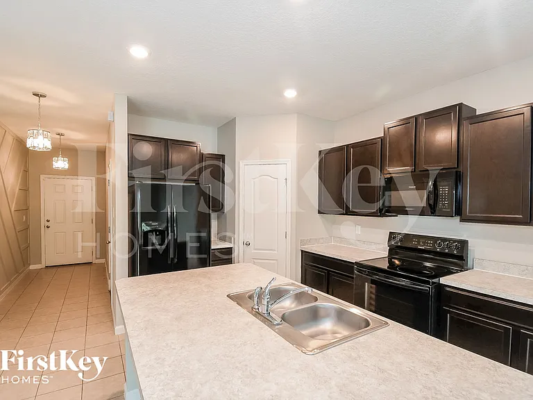 5592 Kellar Cir — Photo 6