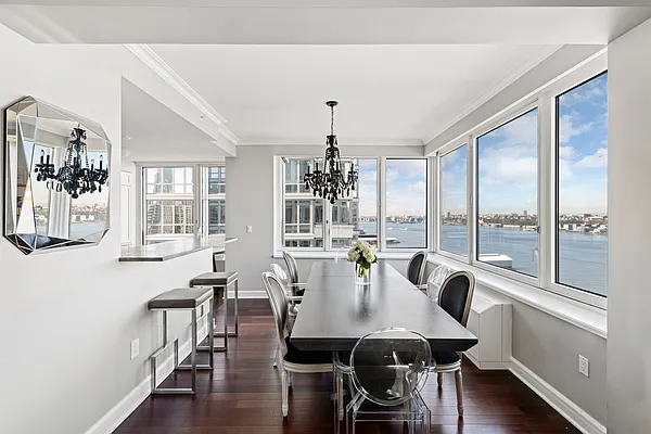 Sold by Nest Seekers International | media 17