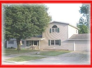 24735 Deerfield Dr, North Olmsted, OH 44070