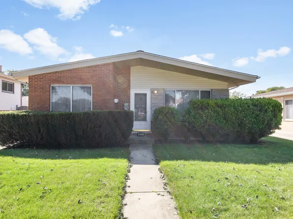 8441 W Madison Dr, Niles, IL 60714