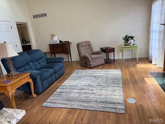 4th image of 11280 Oak Hill Manor Dr