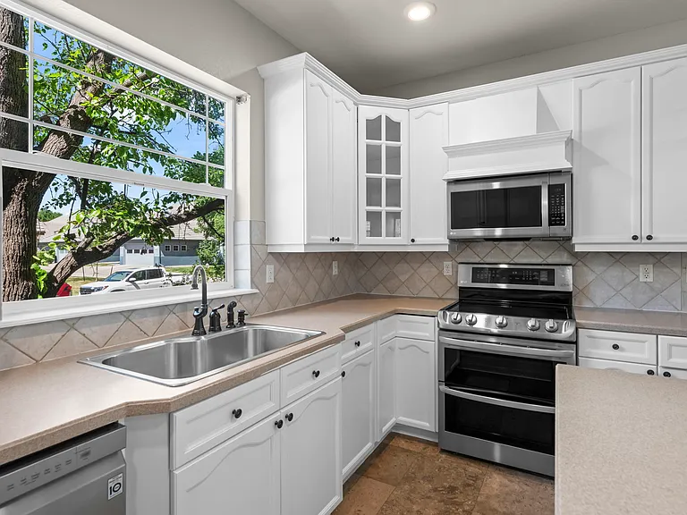 3741 Florentine Dr — Photo 24