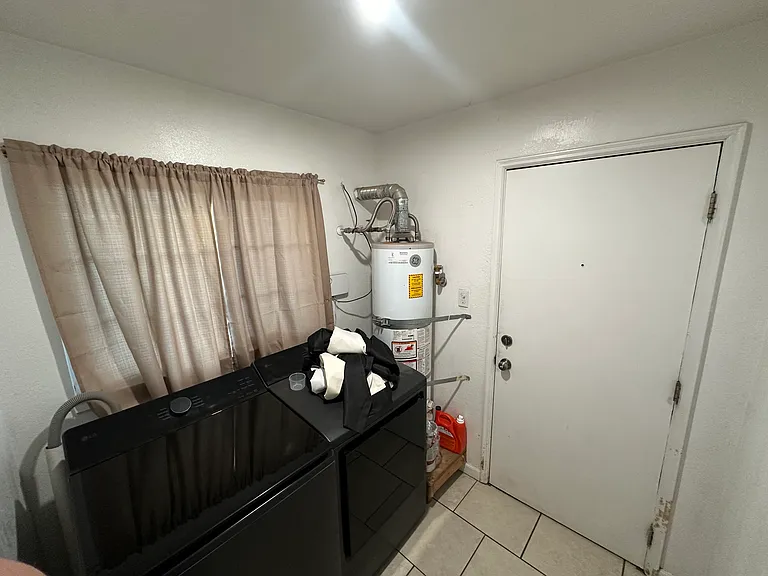1314 W Weldon Ave #A — Photo 31