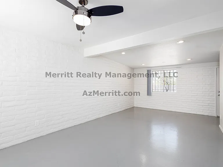 50 W King Rd #11 — Photo 7