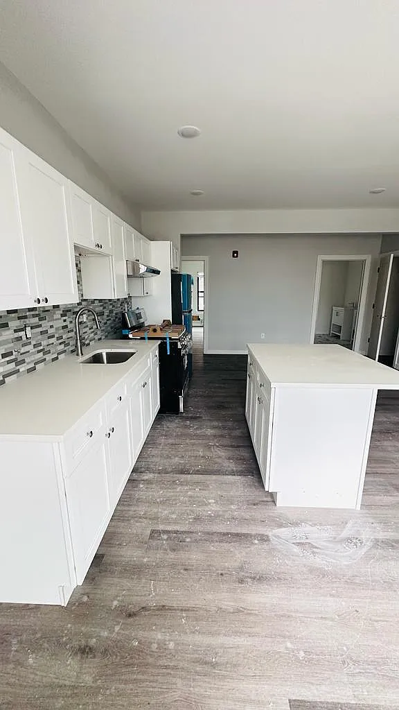 3 bed, $2,818 — Photo 2