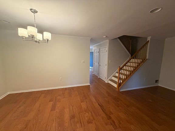 4th image of 16 Prescott Ct