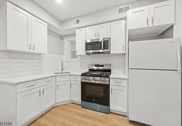 53 Henry St #D1 — Photo 3