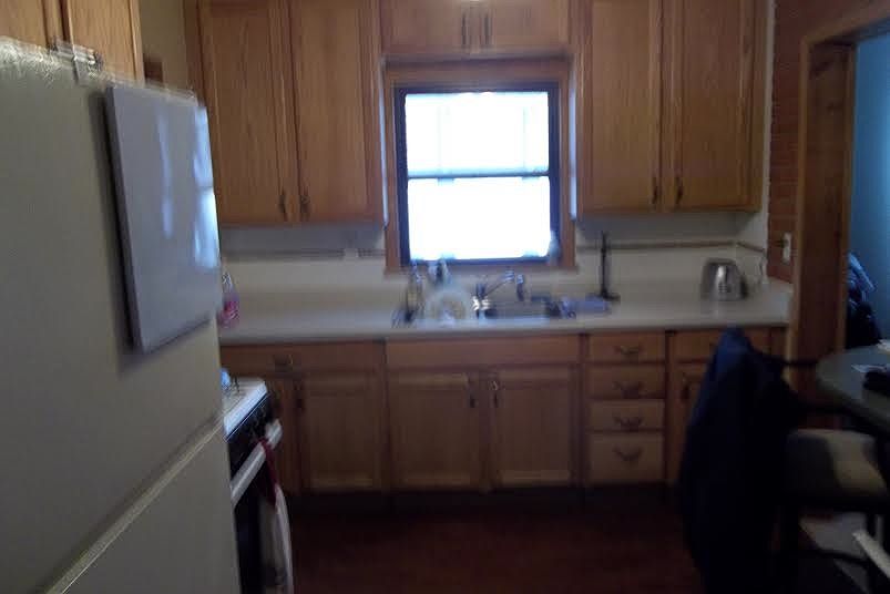 1st image of 858 Lincoln Dr W
