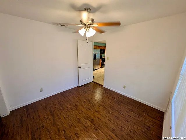 304 E Mistletoe Ave — Photo 9