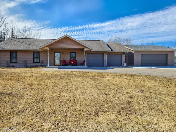 21 6th St, Nashwauk, MN 55769