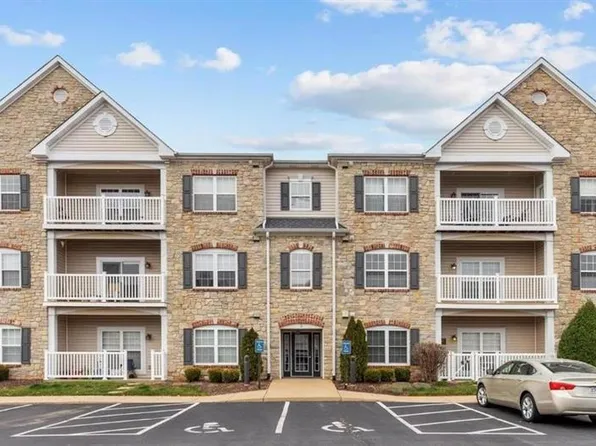 2 Monarch Trace Ct APT 102, Chesterfield, MO 63017