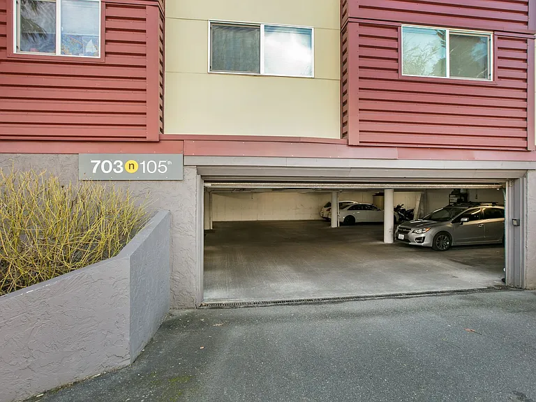 Hawk Apartments — Photo 4
